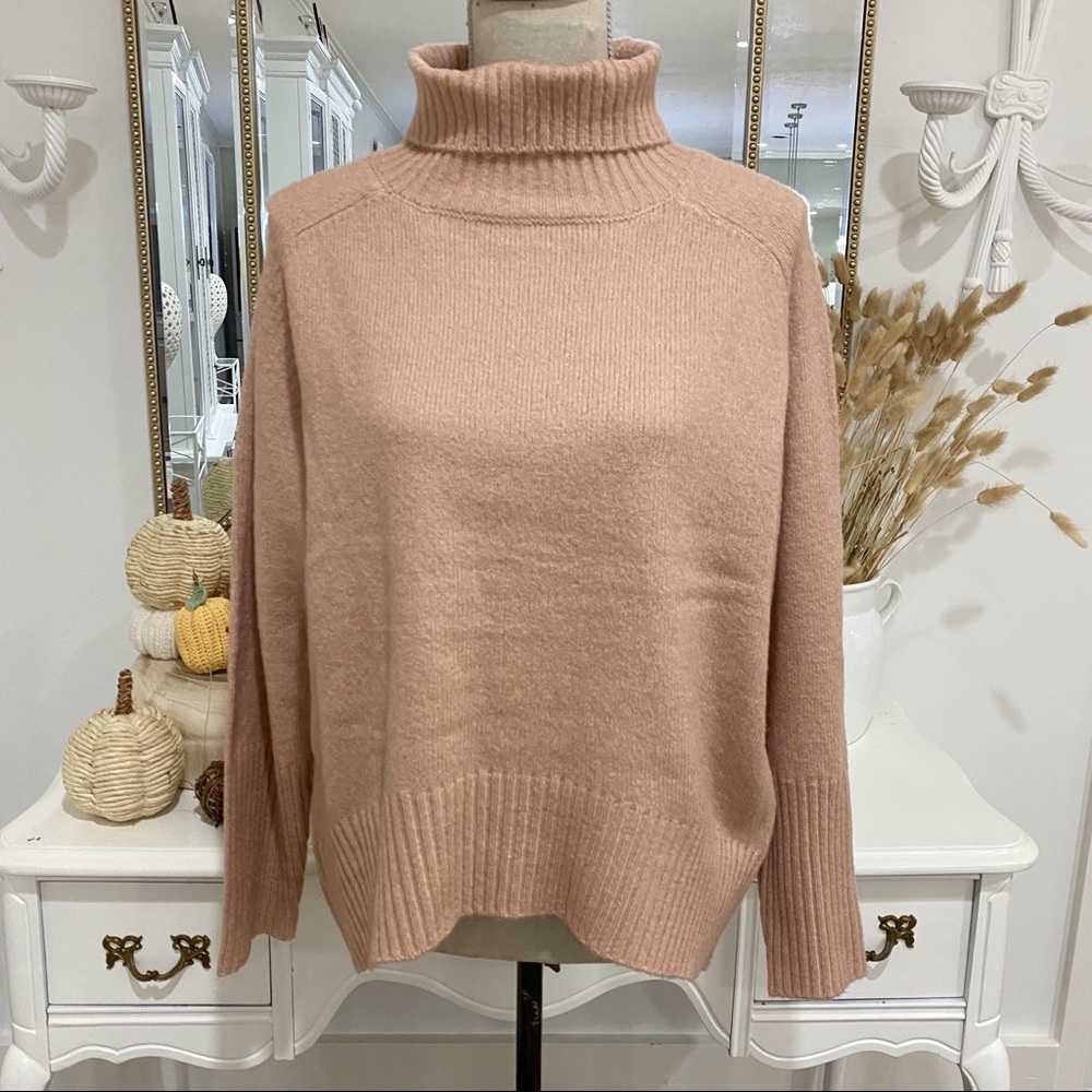Double Zero Turtle Neck Curved Hem Sweater Ribbed Sz S Pinkish Brown NWT Knit